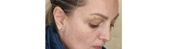 Tânără studentă care își acuză mama de rele tratamente, în fața unei instanțe din România. Caz simbolic pentru abuzuri nerezolvate și neglijența sistemului de justiție.