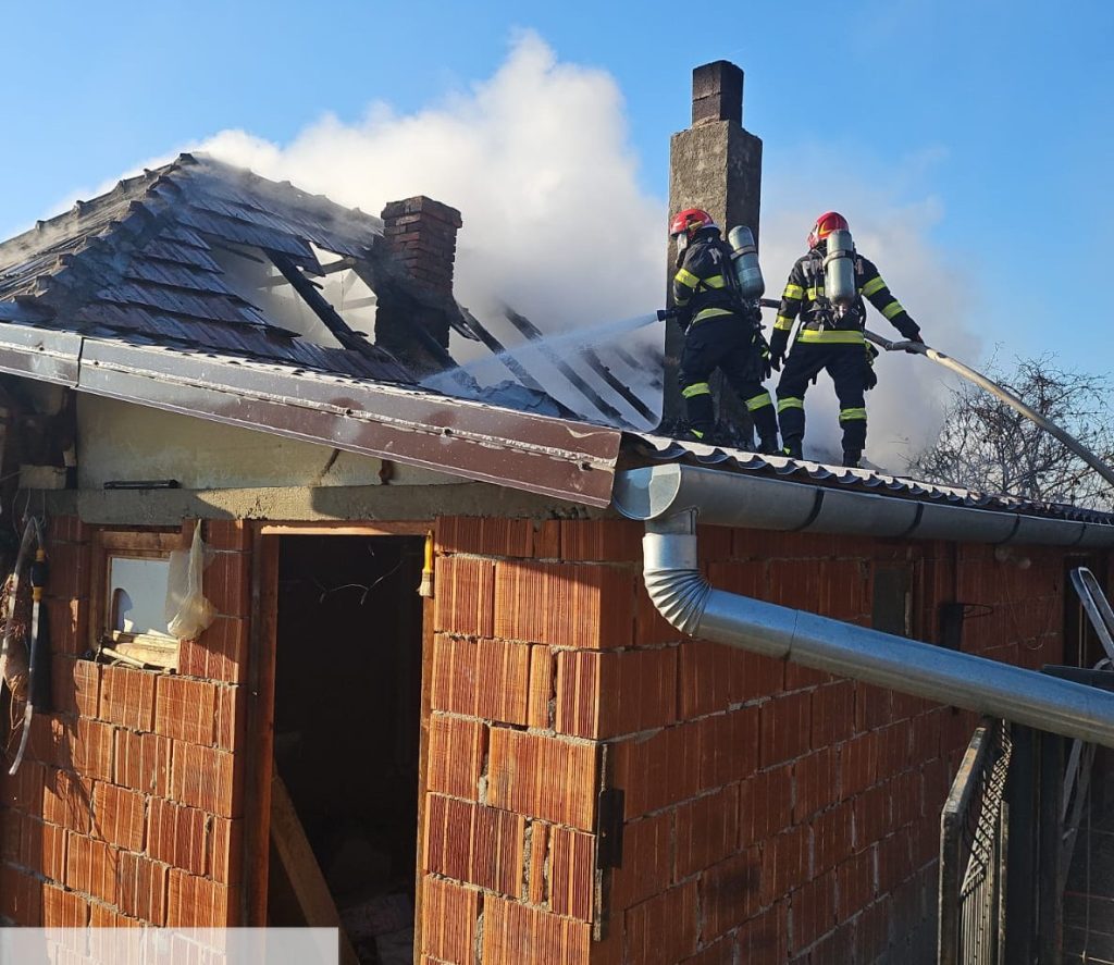Incendiu la o casa din Bihor provocat de cosul de fum