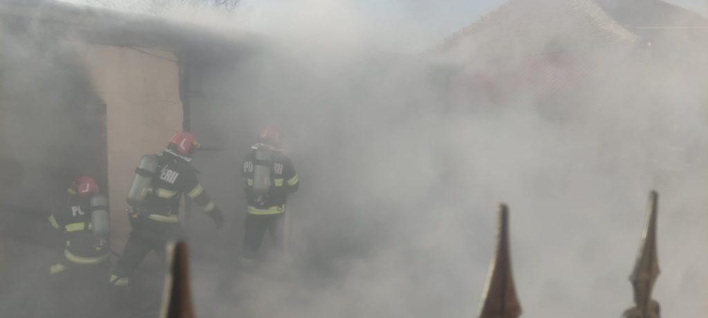 Incendiu periculos la Tulca Pompierii bihoreni intervin rapid
