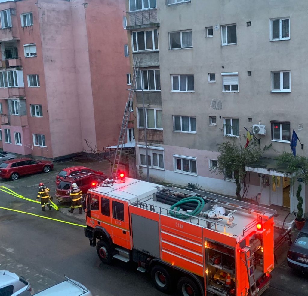 Barbat ranit intr un incendiu in bucatarie in Alesd