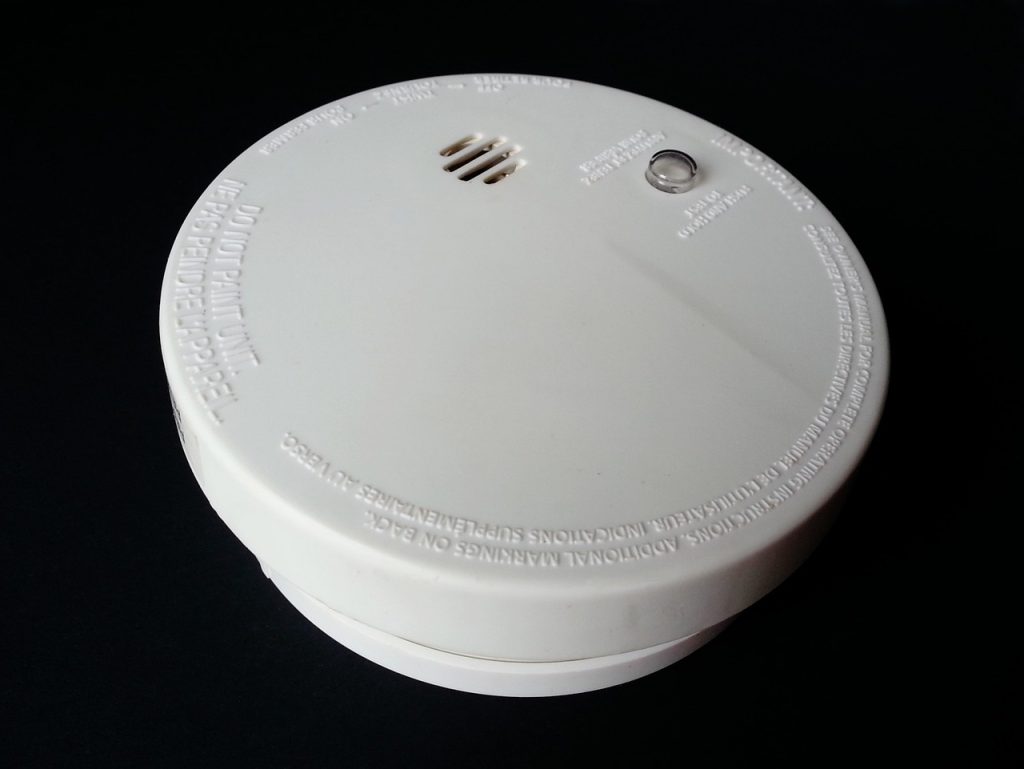 Campania Detector pentru viata 10000 de detectoare de fum si monoxid de carbon vor fi montate in acest an Pe lista este si Bihorul
