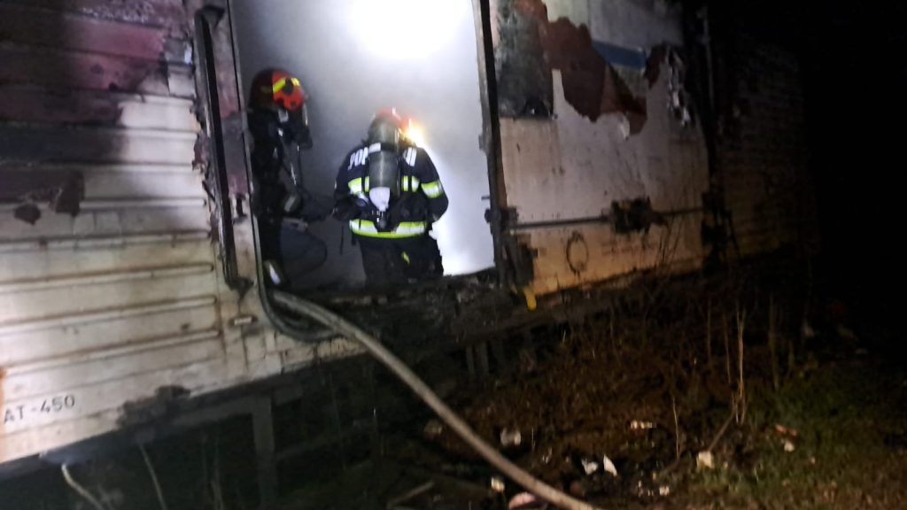 Incendiu la o casa in Alesd si un vagon in Oradea