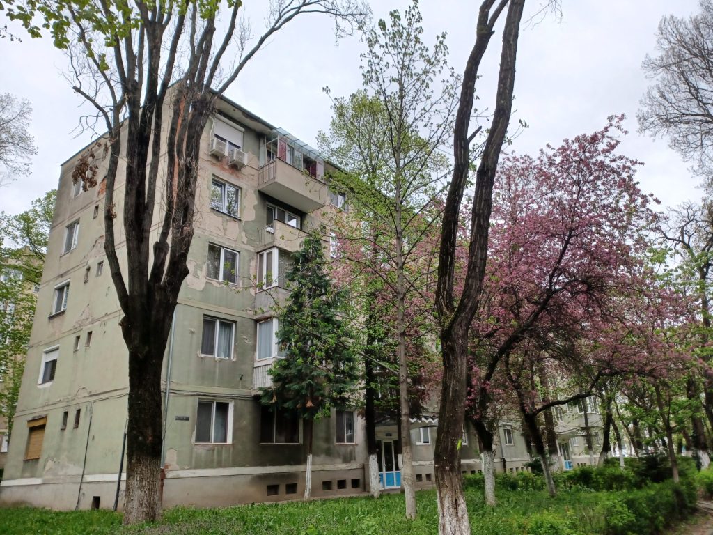 Apartament 2 camere garaj cu CF Piata Bucuresti 75000 Comision 0