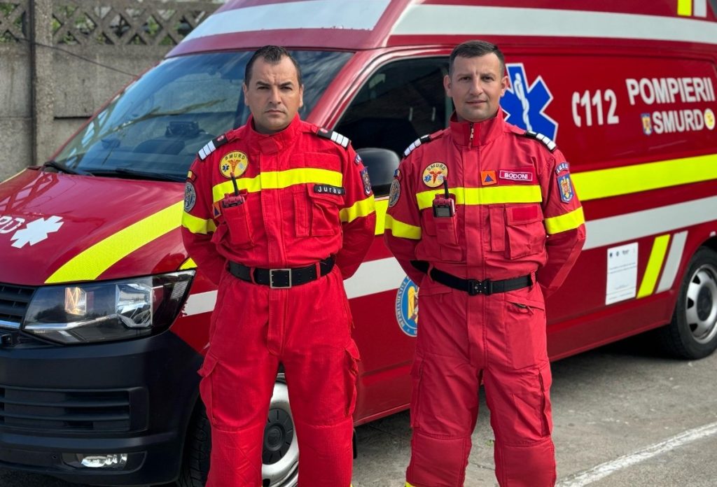 Doi pompieri in drum spre serviciu au intervenit urgent pentru salvarea victimelor accidentului de pe centura Oradea