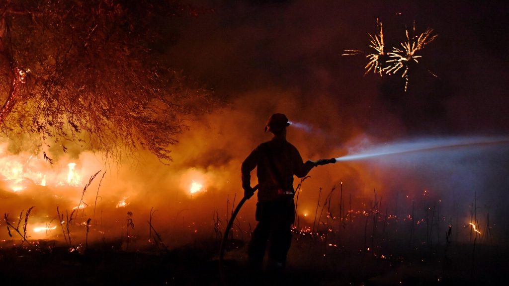 Incendiu electric violent la o gospodarie din Cusuius