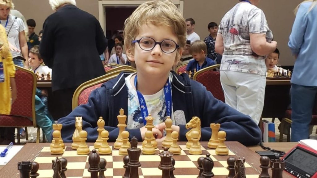 Un baietel o tabla de sah si un vis mare povestea lui Luca Protopopescu