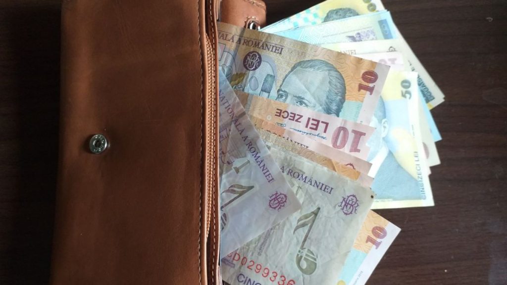 Ajutor pentru facturi energie doar pensionarilor vulnerabili