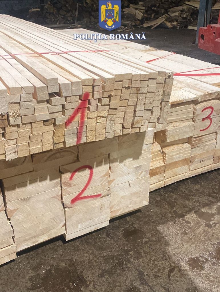 Material lemnos fara acte policistii bihoreni confisca 210 mc