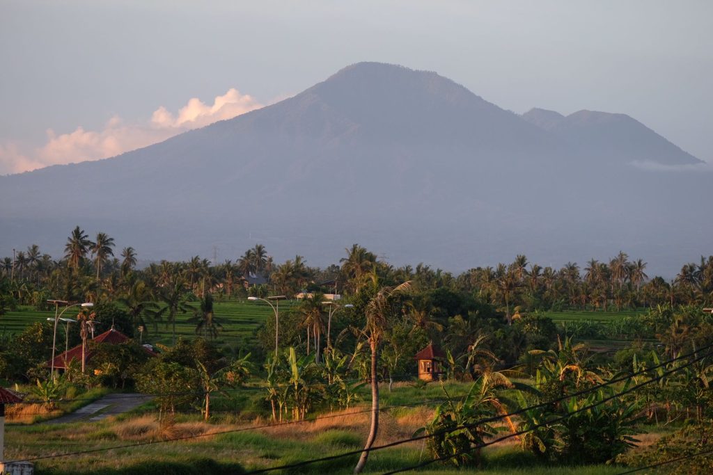 Alert MAE Erupie vulcanic n Indonezia