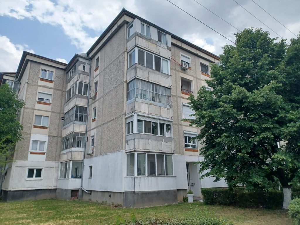 De vanzare Apartament 3 camere 3 balcoane Dragos Voda 89500 E