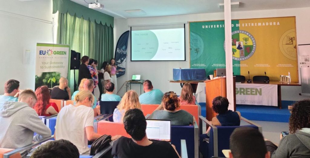 O studenta de la Universitatea din Oradea locul I la INSECTOPIA