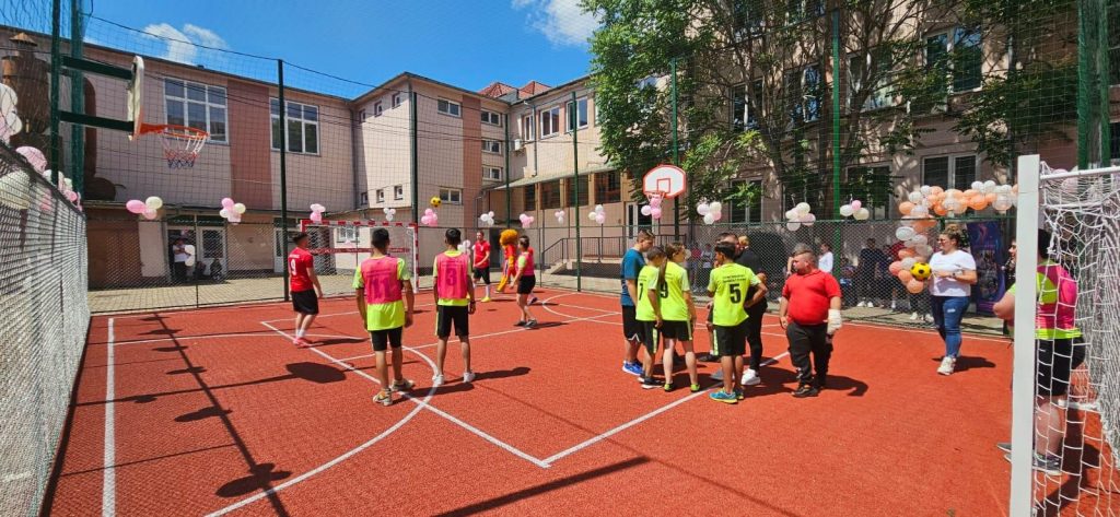 Sport cu sens spatiu pentru elevii cu nevoi speciale la Oradea