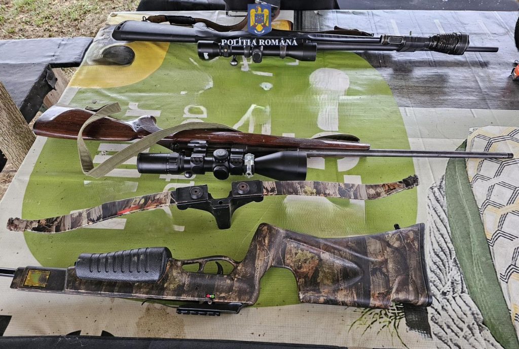 Arme letale si trofee de vanatoare descoperite in Bihor