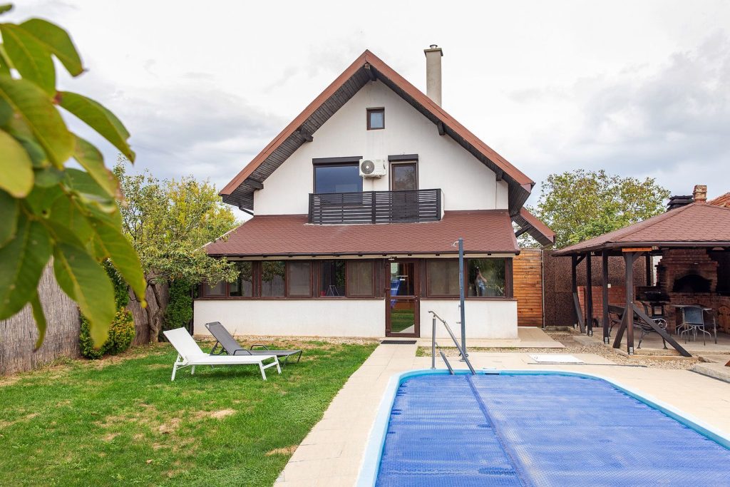 De vanzare vila 5 dormitoare piscina 229 000 Euro