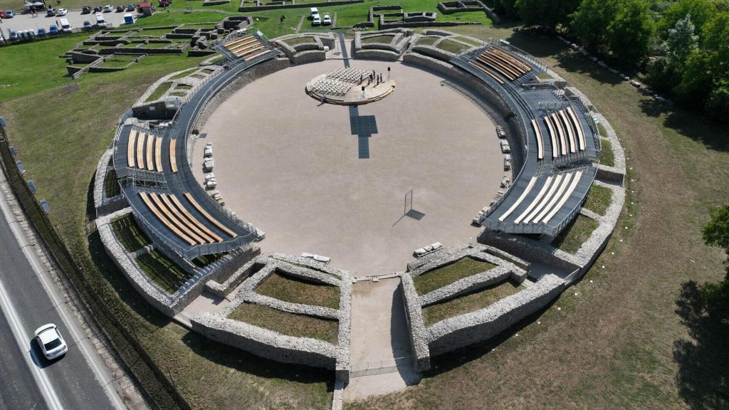 Amfiteatrul roman din Sarmizegetusa revine la viata