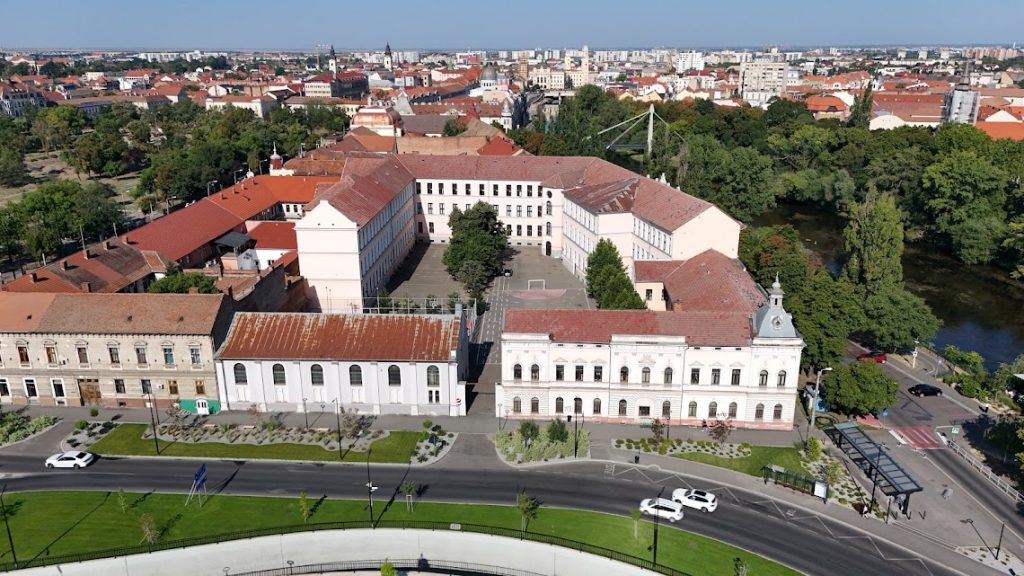 Doua institutii de invatamant din Oradea vor fi reabilitate