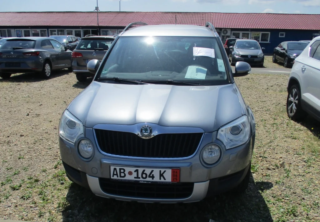 Zeci de masini fara proprietar in zona Pietei 100 Oradea