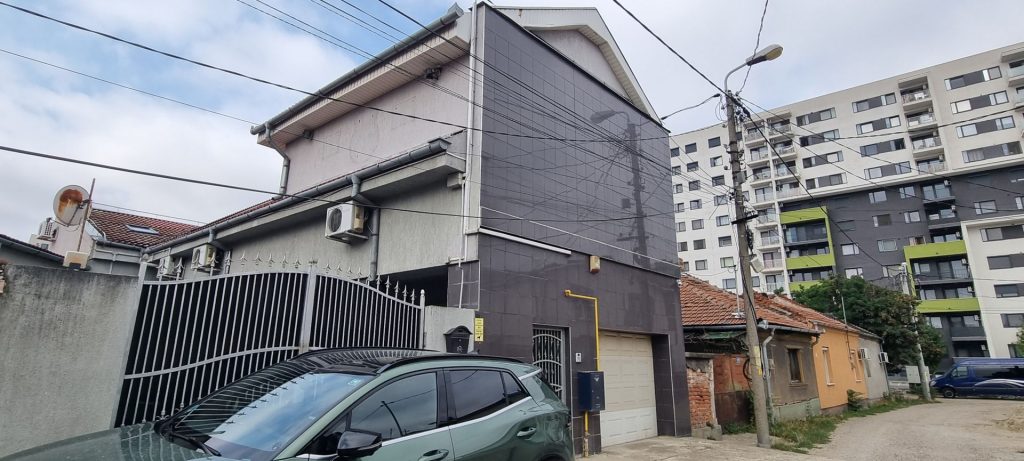 Casa de inchiriat cu 4 camere str Lebedei Oradea