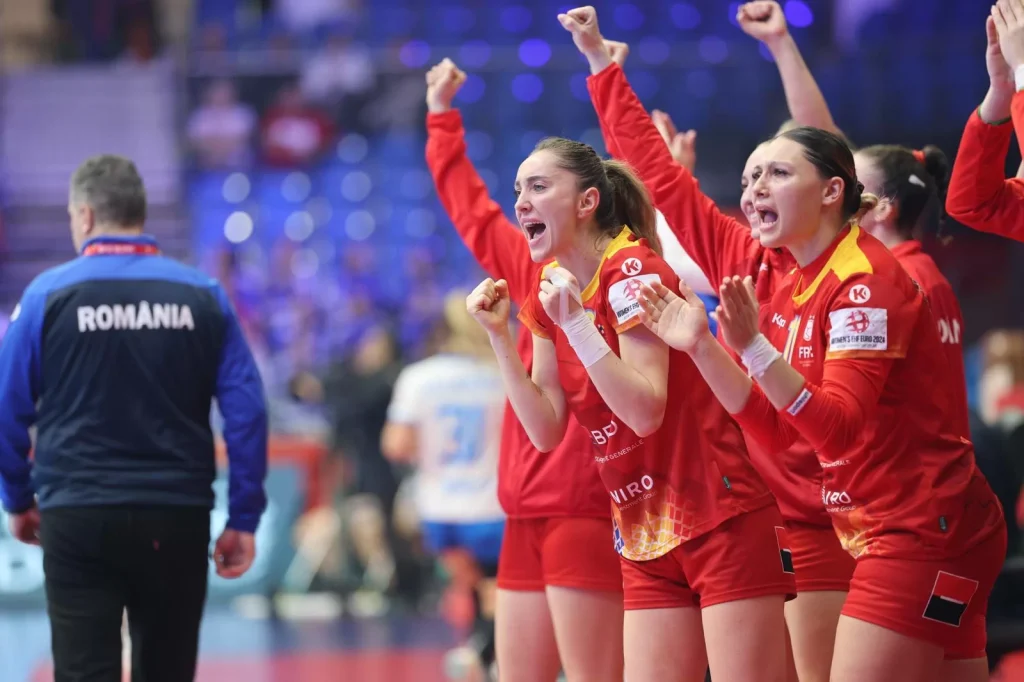 Meci de handbal feminin Romania Franta la Oradea