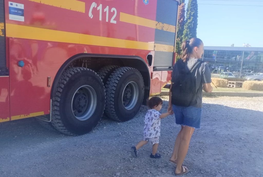 Pompierii din Oradea la Targul de Toamna educatie preventiva