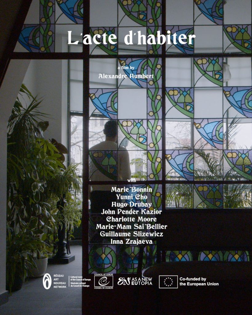 Proiectie de film la Casa Darvas La Roche Oradea