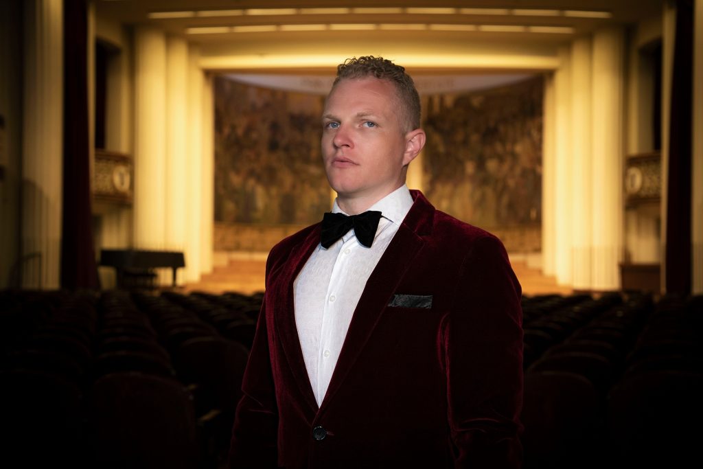 Tenorul bihorean Stefan von Korch invitat la Festivalul Cez Nadlak je